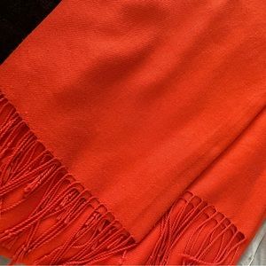 Hermes orange Pashmina 100 per cent.